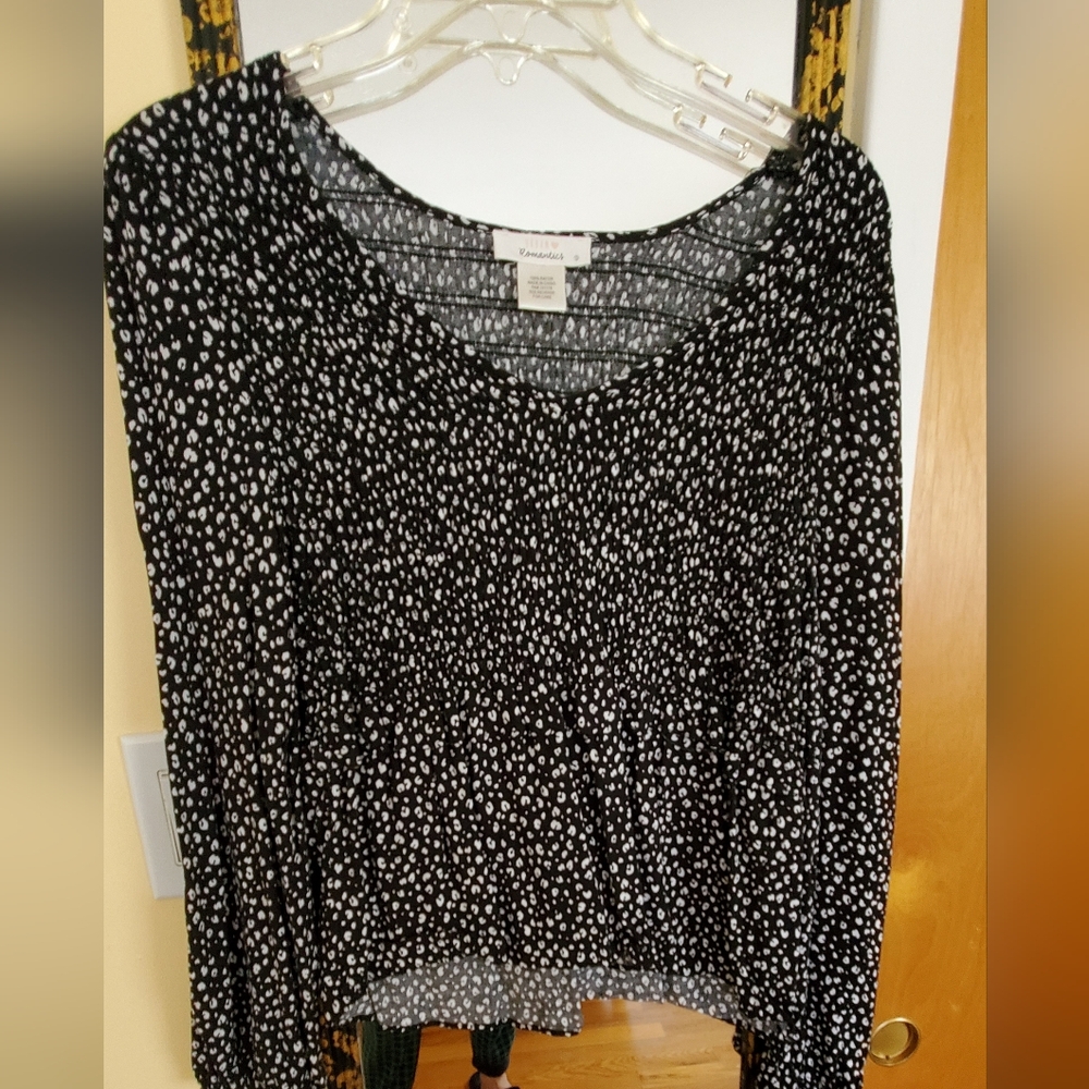 URBAN Romantics Black and White Speckled Blouse